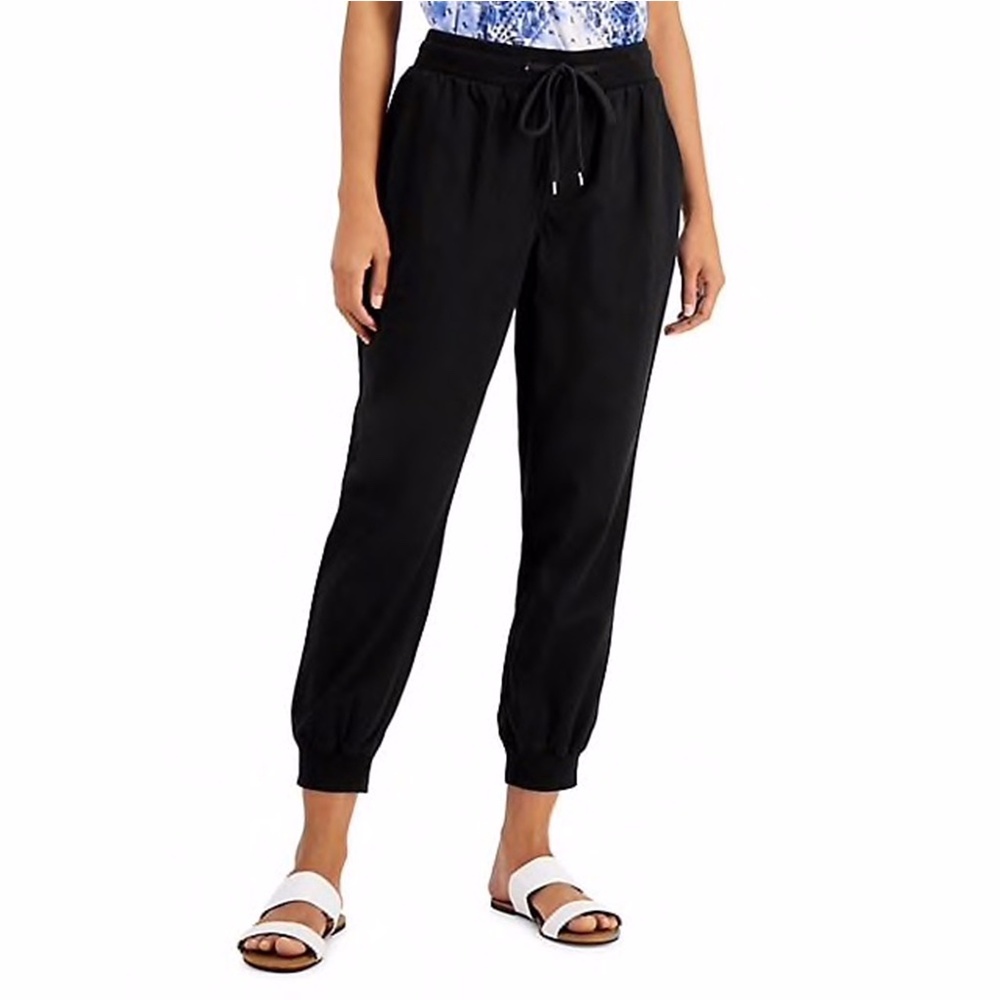 Cropped pants with back pockets